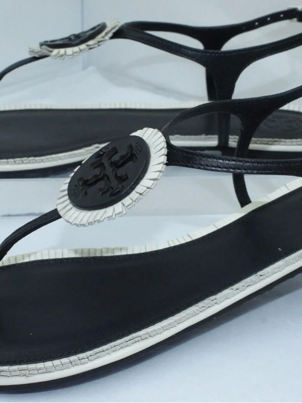 Tory Burch Size 8M Black and White Logo T-Strap Sandals. Box& Dust bag included